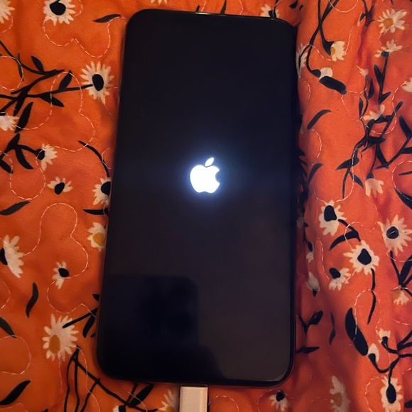 iPhone XS - AT&T - Picture 1 of 4